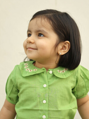 Adorable 100% cotton peter pan collar top for girls