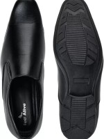 Gavin Slip-on For Men(Black)-the epitome of modern comfort and style.