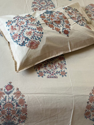 Spring evening white block printed 100% cotton bedsheet with 2 pillow covers