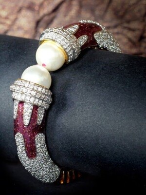 Ultimate pearl orient kada with diamonds and pearls