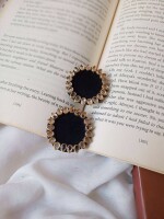 Rainvas Plain Black kundan studs earrings