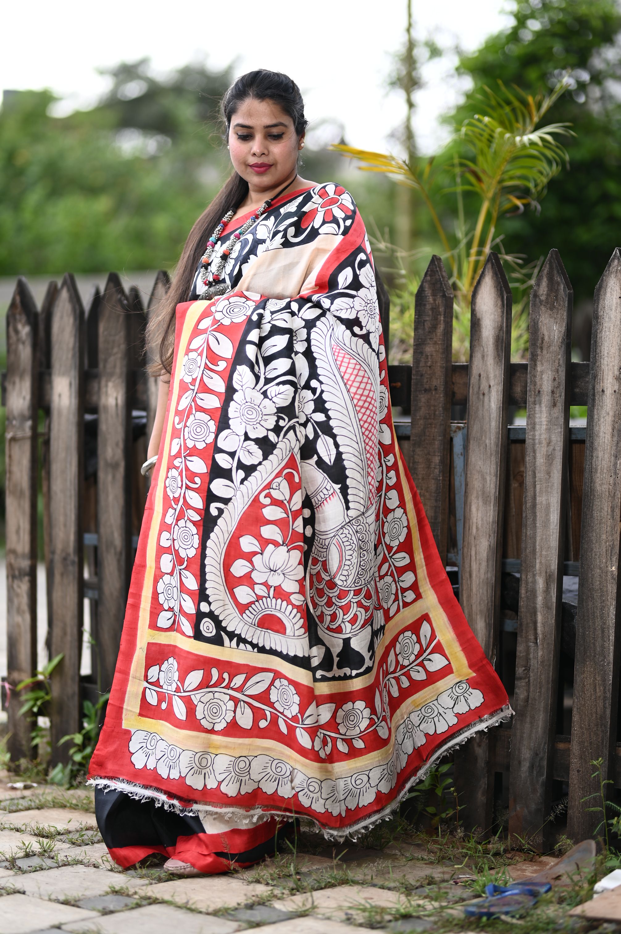 White Red Soft Handloom Matka Silk Siqueen Woven Saree – Balaram Saha