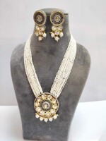 Pearls haram moti haar with kundan pendant