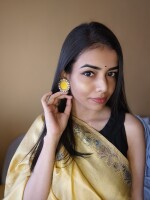 Rainvas Yellow kundan studs earrings