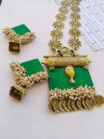 Rainvas Green and golden kundan beads necklace earrings set