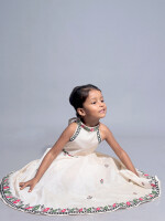 Handpainted Kids Chanderi Crop Top & Lehenga Set – Handpainted Madhubani Design