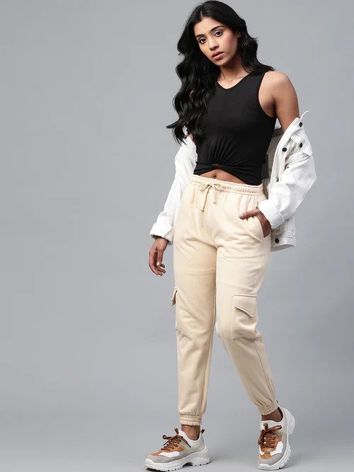 How to Style Cargo Joggers for Women - Wishes & Reality  Joggers outfit  women, Jogger pants outfit dressy, Fashion joggers