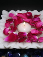 White Marble Flower Shaped Square Bowl for Home Office or Hotel Decoration with Flowers Floating Candle or Serve Ware for Fruits and Snacks