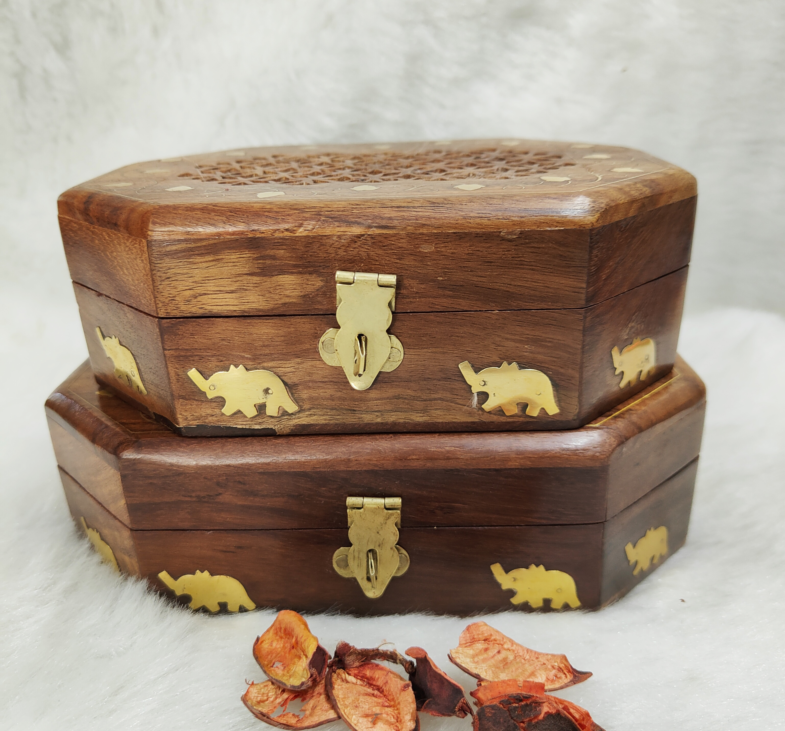 DIY Handmade Wood Gift Box - Jaime Costiglio