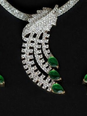 Classy summer silver and green stone jewelry set