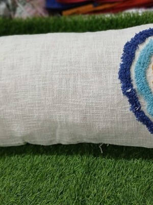 Classic white 100% jute tufted cushion cover