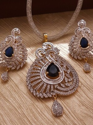 Sapphire stud with diamonds jewelry set