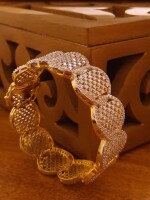 Diamond studded scallop bracelet