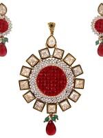 Elegant round pendant with earrings set