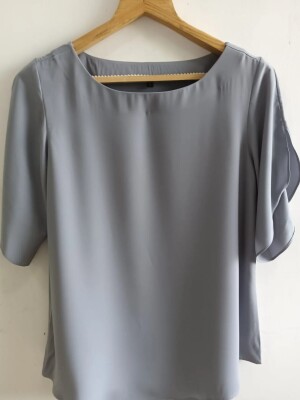 New style and fashion top in Korean fabric, simple but timeless design