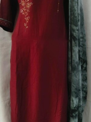 Paper cotton with contrast dupatta, a traditional Indian or South Asian outfit designed for women.