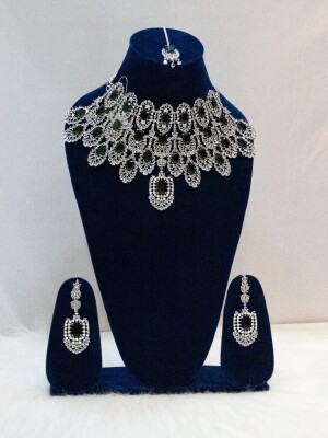 Semi bridal AD set with choker, maang tikka, and earrings