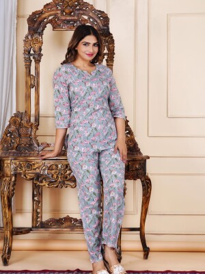 Grey pure cotton sleepwear set for women