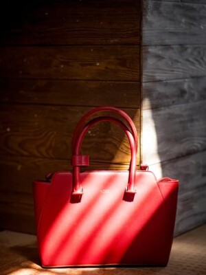 NESH SIGNATURE TOTE CHERRY | VINTAGE LEATHER HANDBAG FOR WOMEN