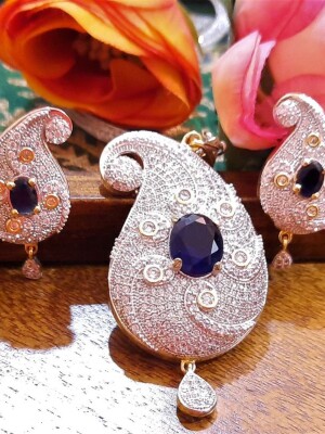 Diamond dazzle and sapphire pendant with earrings set