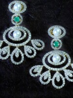 Diamond diva beautiful semi long earrings